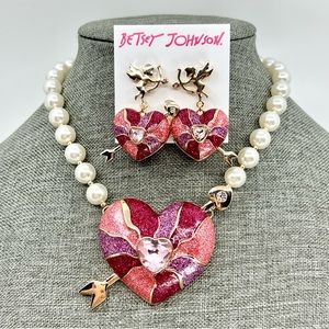 Betsey Johnson ‘XOXO’ Glitter Hearts Necklace, Earrings Set  NWT!